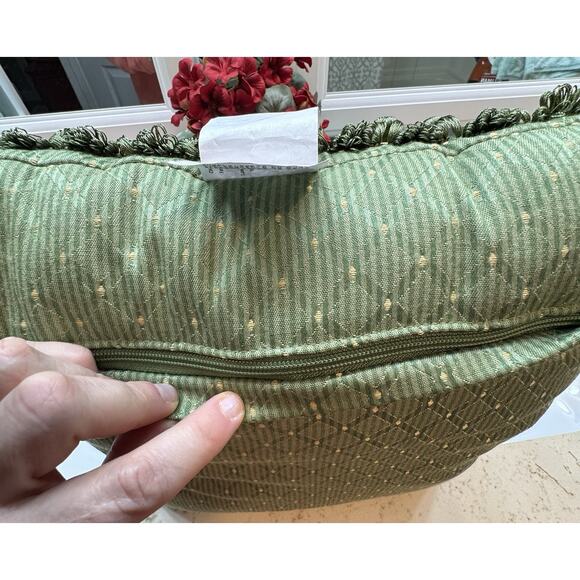 C & F Enterprises Pillow Wool Needlepoint Magnolia 14” X 14” Zip Cover - Picture 9 of 11